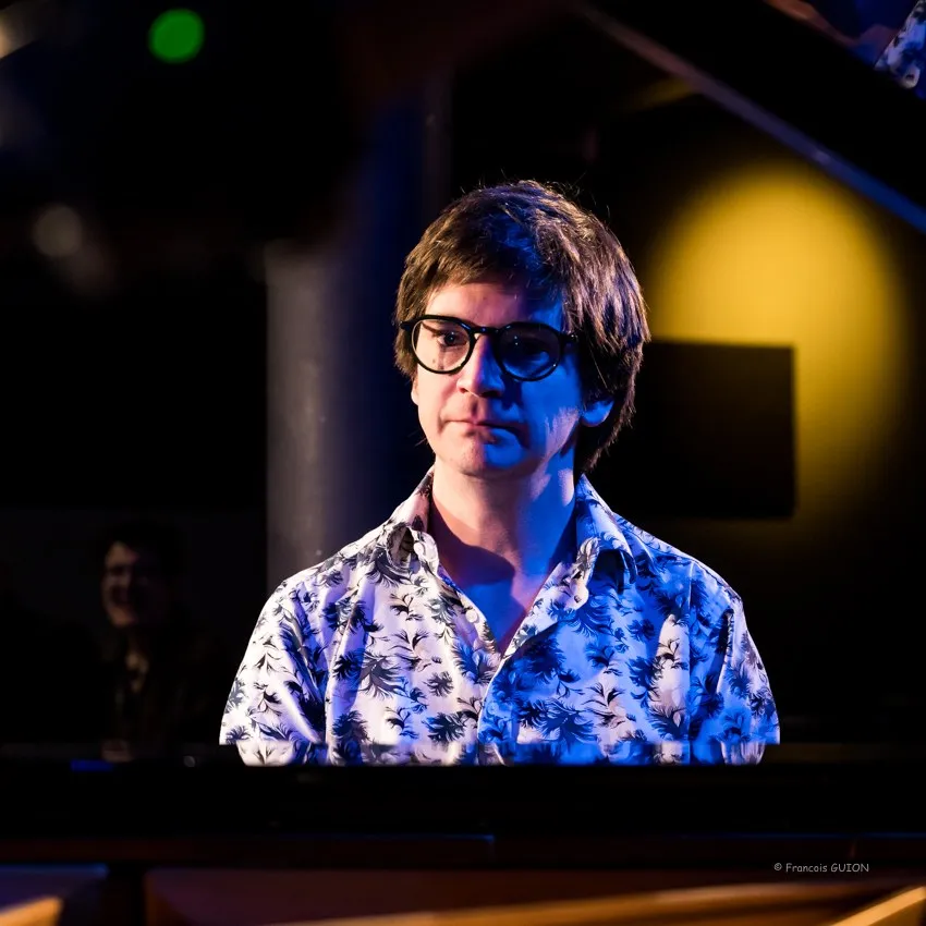 Dave O'Brien at the grand piano